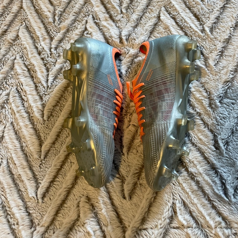 Men’s PUMA soccer cleats - Picture 3 of 4